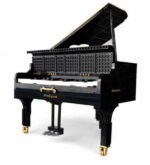 Vitrinenbausatz Grand Piano mit Soundmodul von Balody schwarz 20025  2621 Teile
